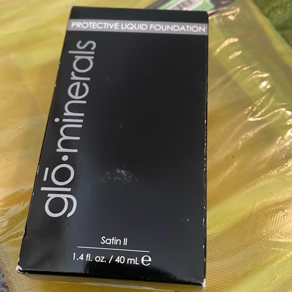 Glo minerals satin ii color Honey